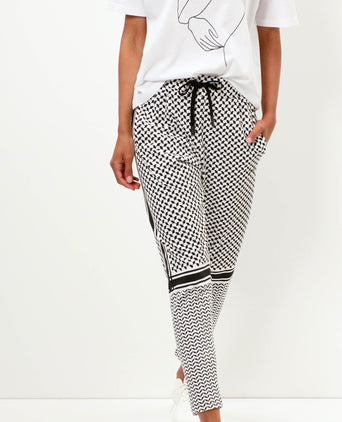 | color:white |yoga pants |yoga harem pants white keffiah pattern